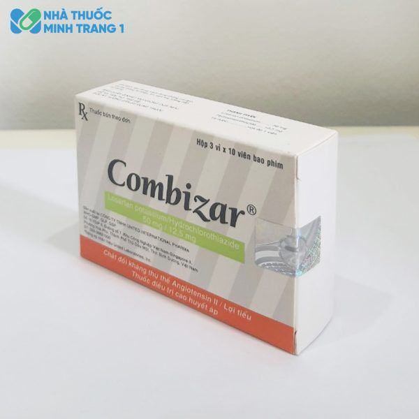 Mặt nghiêng của thuốc Combizar được chụp tại Nhà Thuốc Minh Trang 1