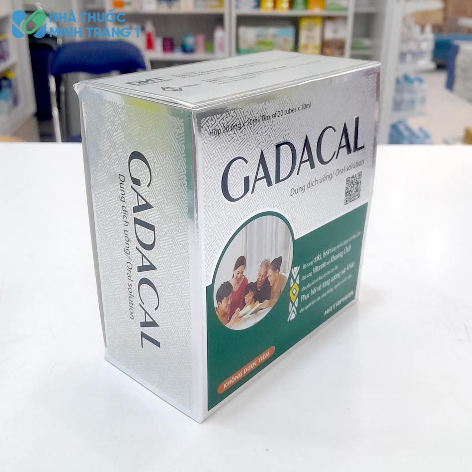 Hình ảnh góc nghiêng của hộp thuốc Gadacal được chụp tại Nhà Thuốc Minh Trang 1